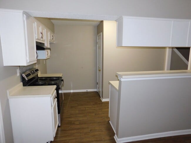 Building Photo - 8078 Greenbrook Pkwy