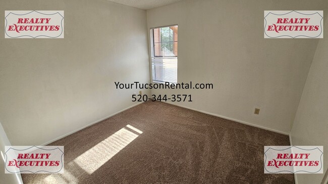 Building Photo - Downstairs - 3 Bedrooms and 2 baths with a...