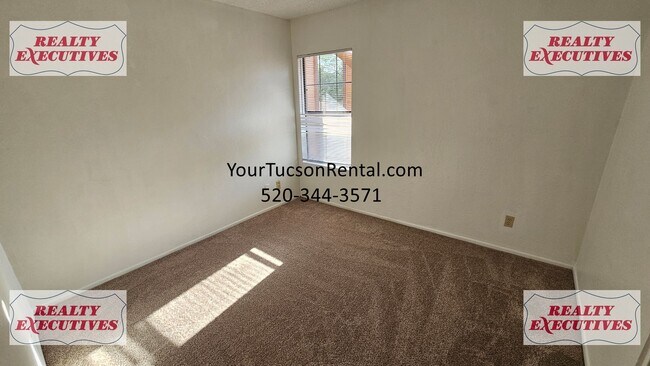 Building Photo - Downstairs - 3 Bedrooms and 2 baths with all appliances in Midvale Park
