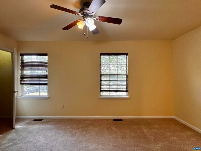 Building Photo - 4644 Briarwood Dr