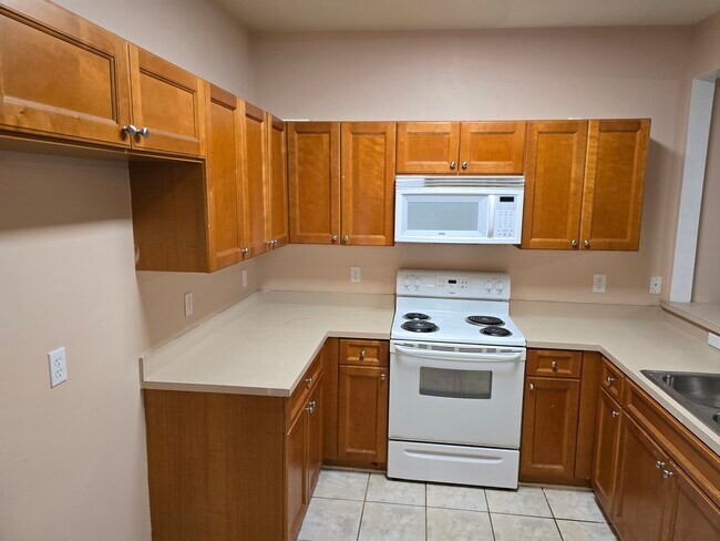 Building Photo - 2014 Midyette Rd