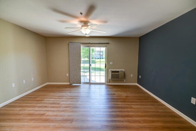 Building Photo - 201 Kearney Way