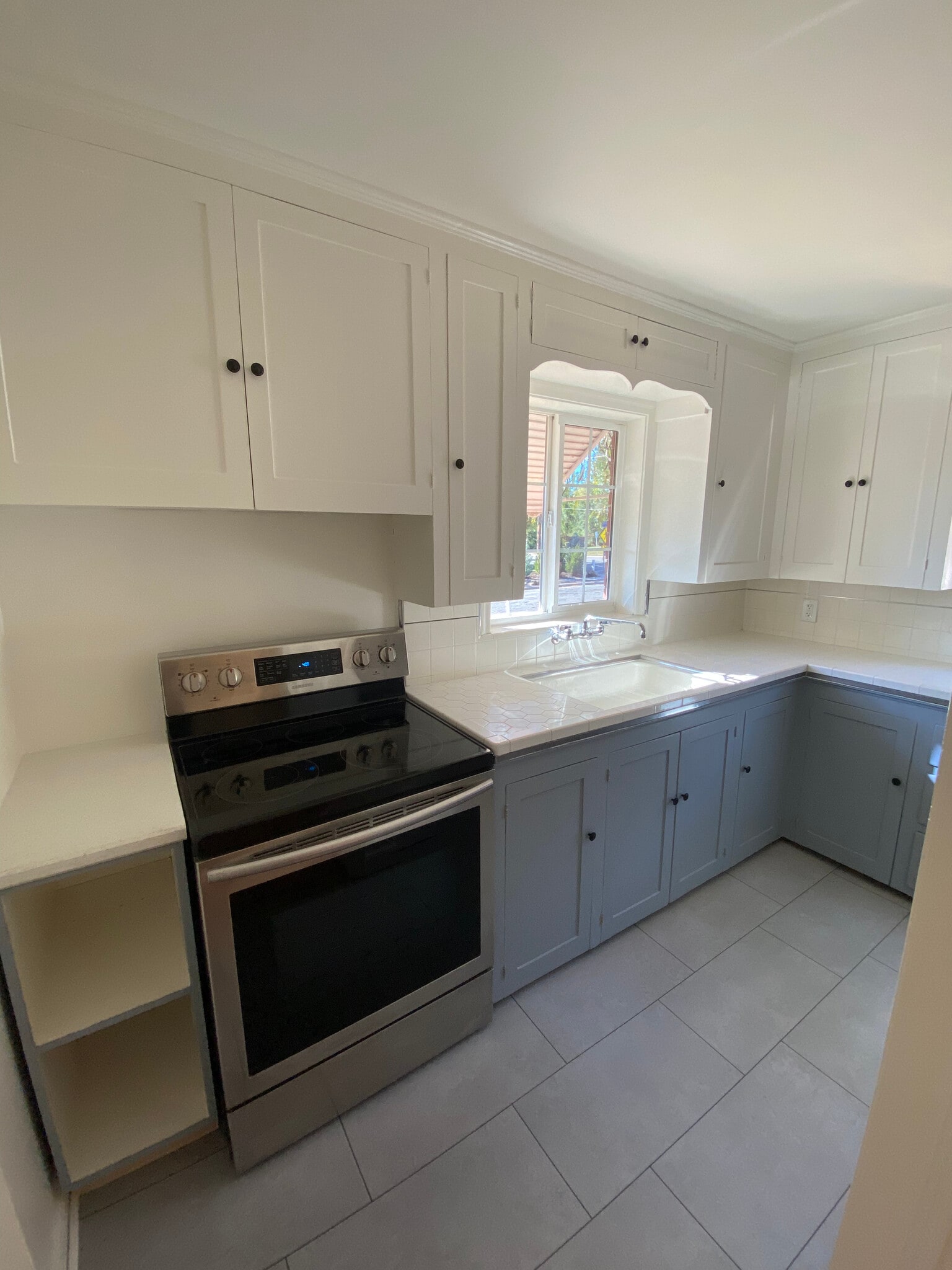 Building Photo - 859 S Le Grand St