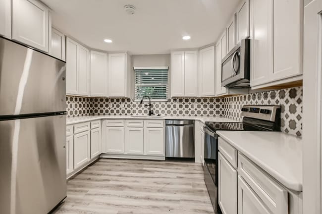 Building Photo - 11092 Mandarin Station Dr E