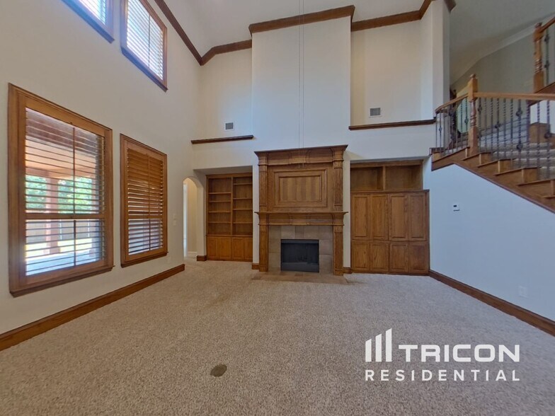 Building Photo - 5715 Danville Ln