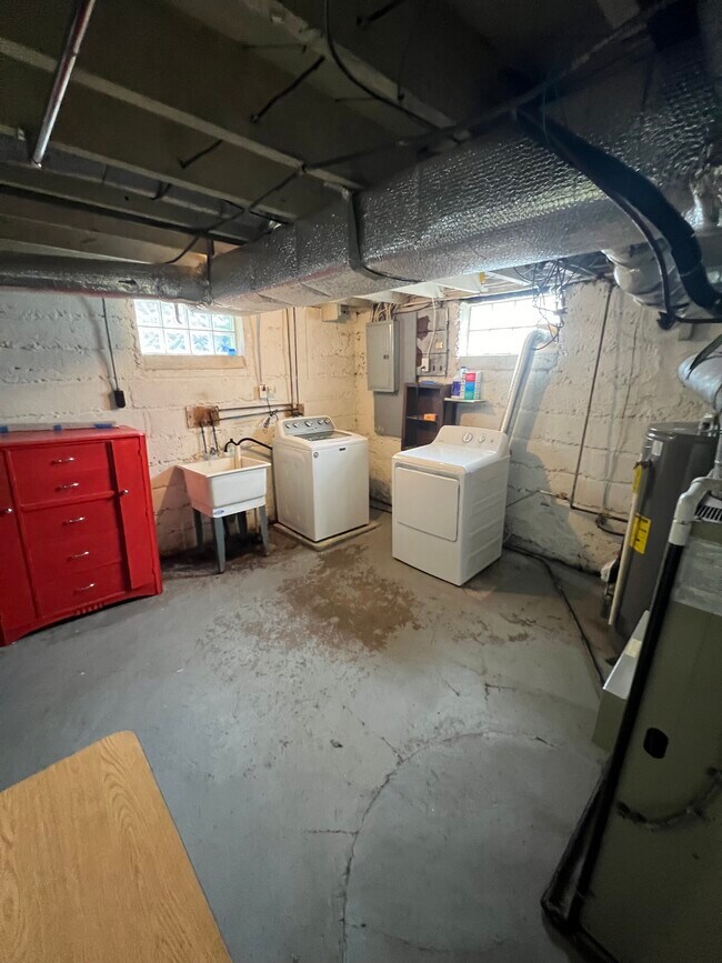 Building Photo - 437 Pennsylvania Ave.