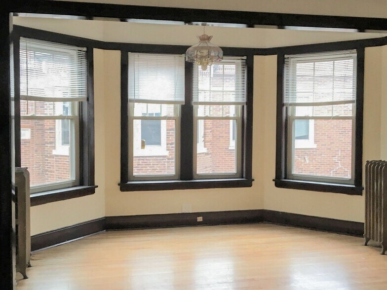 Building Photo - 3821 N Lawndale Ave