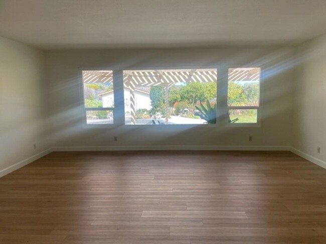 Building Photo - Charming Camarillo Retreat with Stunning M...