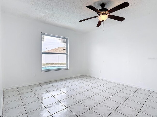 Building Photo - 115 Lindenwood Ln