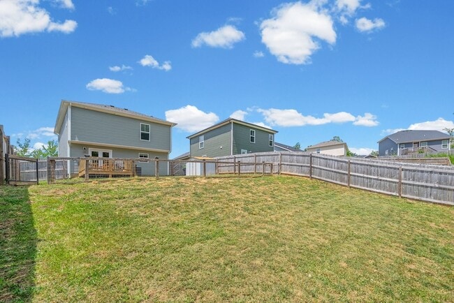 Building Photo - 411 Hillside Dr