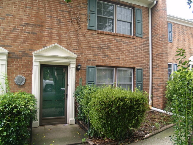 Primary Photo - 8907 Hunter Ridge Dr
