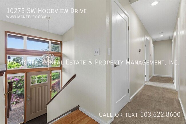 Building Photo - 10275 SW Hoodview Dr