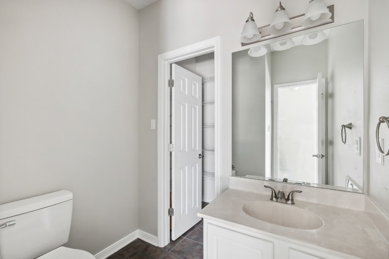 Building Photo - 1546 Marina Dr