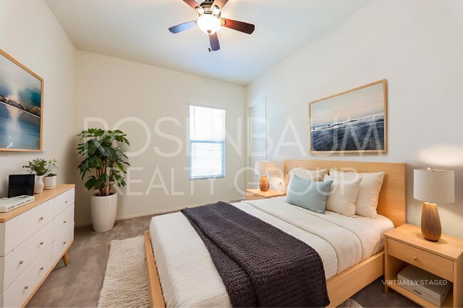 Building Photo - Stunning 4-bedrooms, 3-baths home in the h...