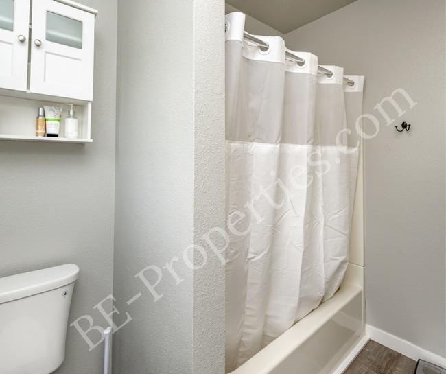 Building Photo - Renovated Tacoma Home