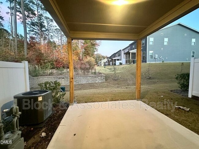 Building Photo - 2093 Maggie Vly Dr