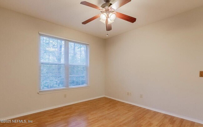 Building Photo - 13810 Sutton Park Dr N