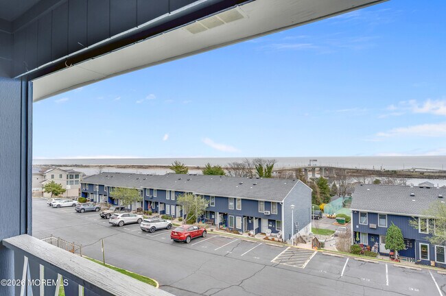 Building Photo - A-7 Twinlights Terrace