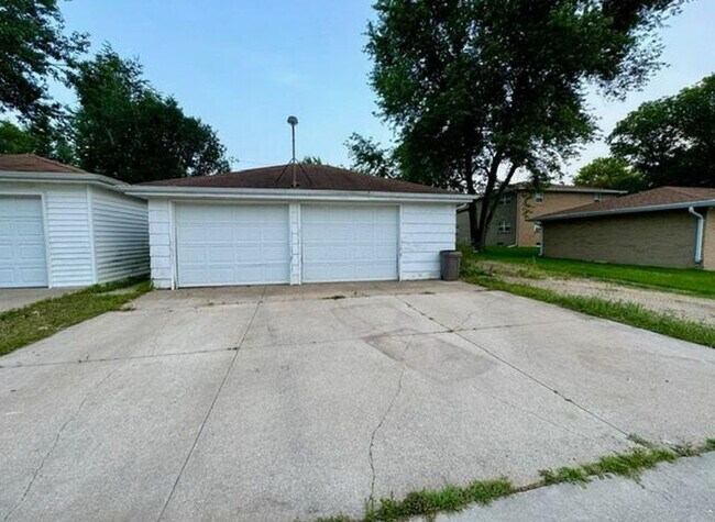 Building Photo - 1726 E Amelia St