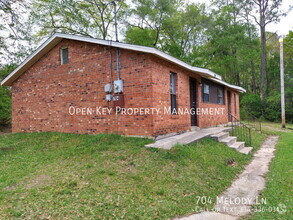 Building Photo - 704 Melody Ln