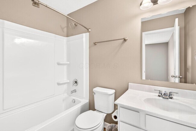 Building Photo - 5652 Pittsford Dr