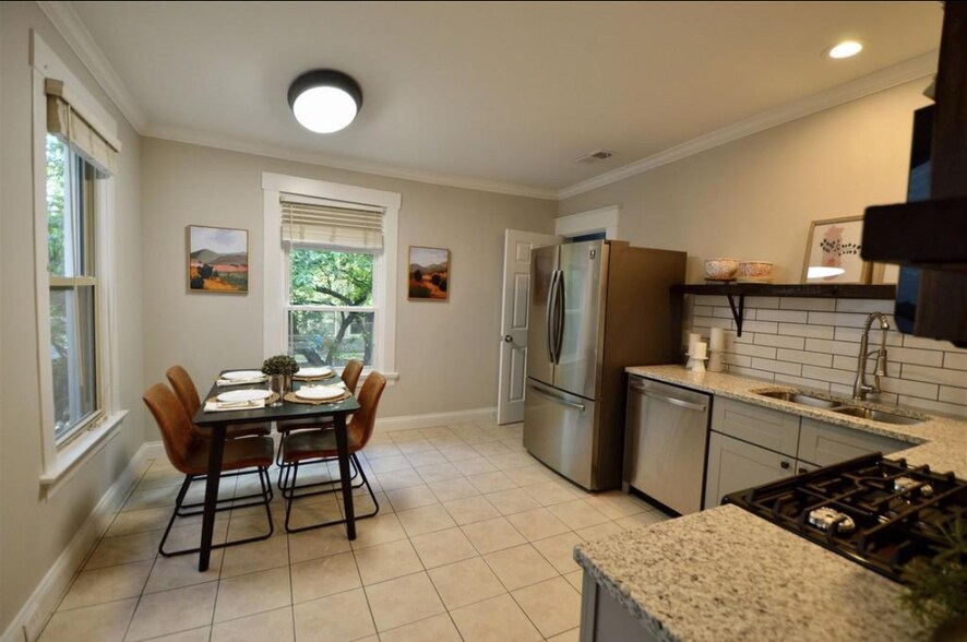 Kitchen - 1029 Russell St