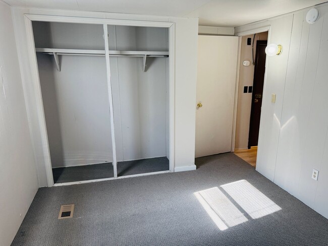 Building Photo - 2 Bedroom Just Remodeled Trailer in Billings Heights