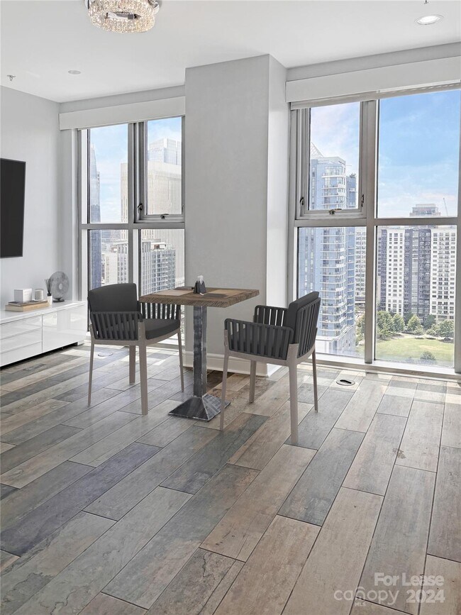 Building Photo - 307 W Trade St