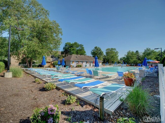 Building Photo - 1513 Ravens Crest Dr