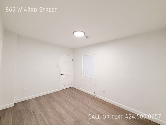 Building Photo - 865 W 43rd St
