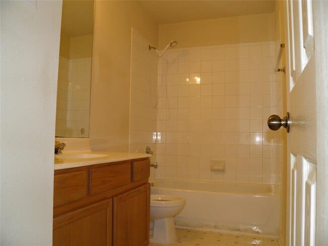 Building Photo - 8922 Benning Dr