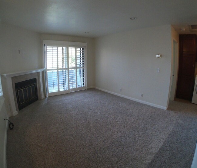 Building Photo - Centrally located Cambrian Park Condo