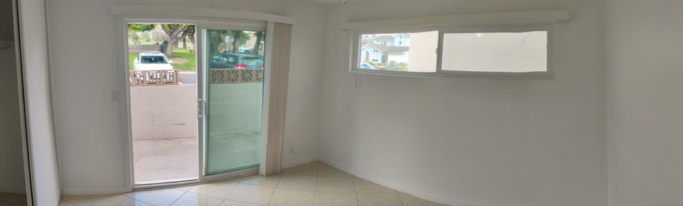 Building Photo - 2729 Calle del Comercio