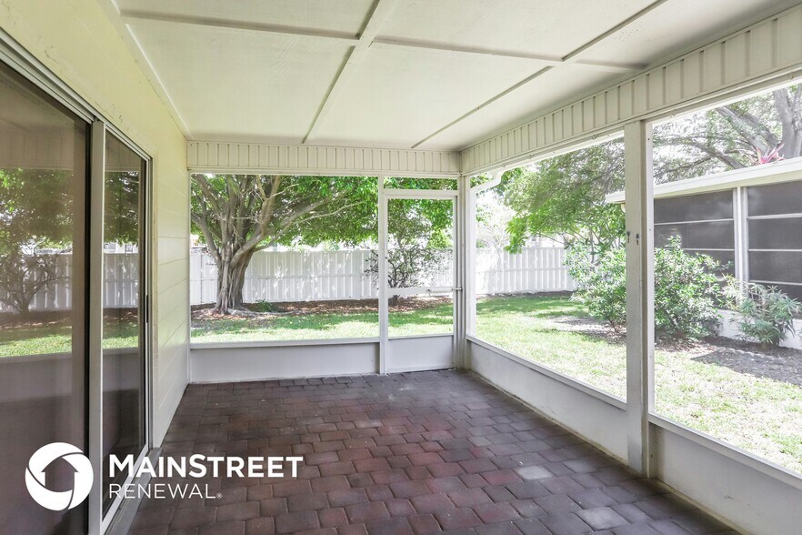 Building Photo - 3945 37th St Ct W