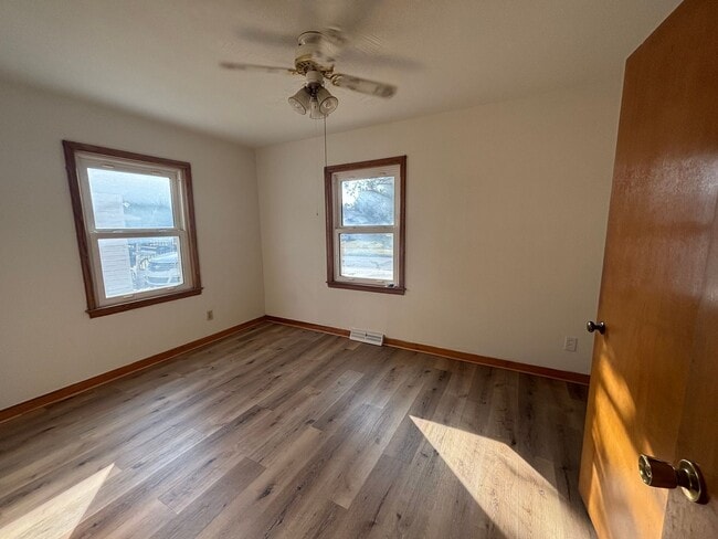 Building Photo - 4408 Vesta Dr