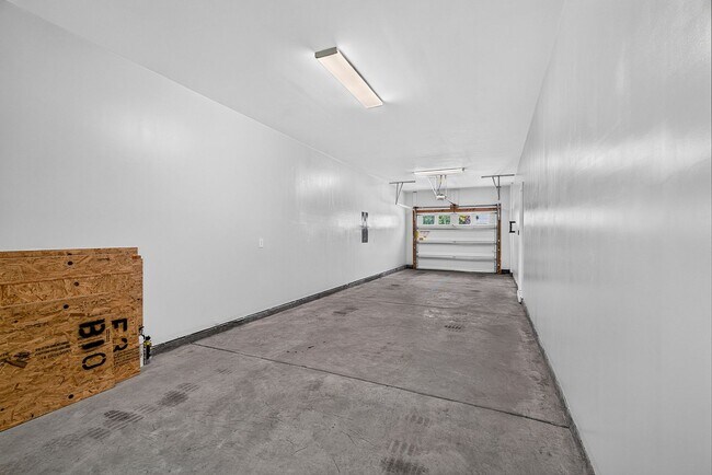 Building Photo - 5214 New Palm Ct