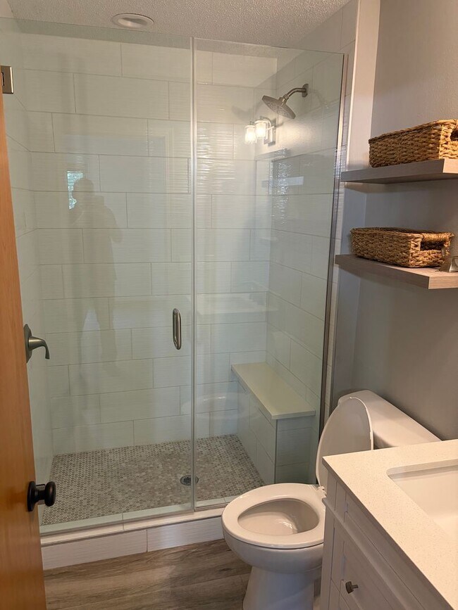 Building Photo - HUGE 3 Bed Home for Rent!