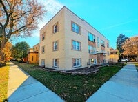 Building Photo - 300 S Austin Blvd