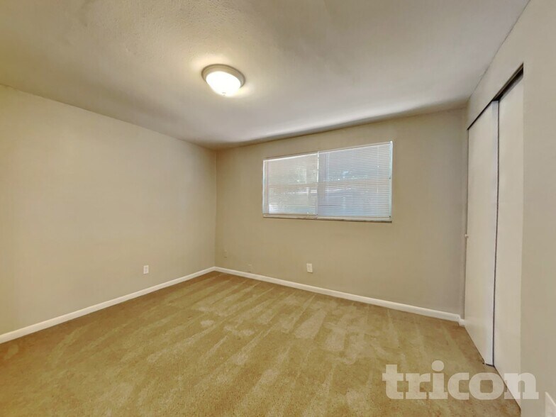 Building Photo - 8664 Mockingbird Ln