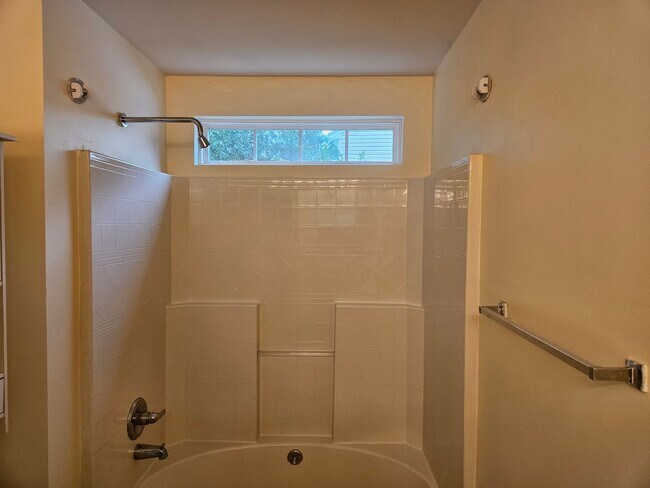 Building Photo - 1474 Bromwich Dr