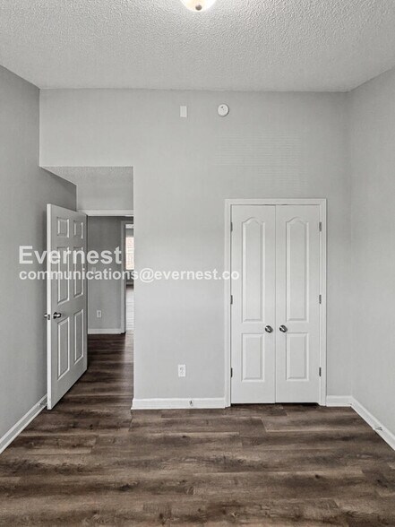 Building Photo - 8644 Thomas Ln