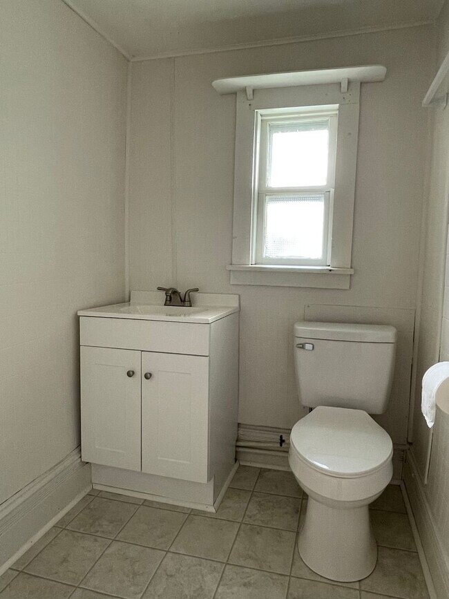 Building Photo - Village of Black River 4 /5 Bedroom Home w...