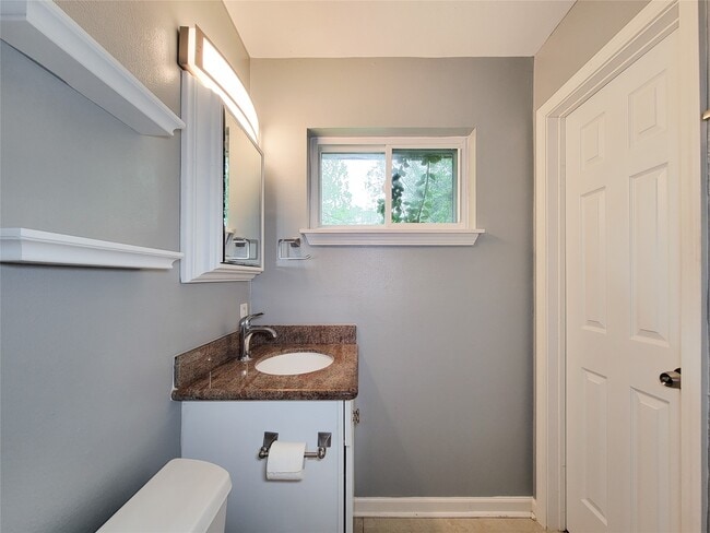 Building Photo - 5846 Ettrick Dr