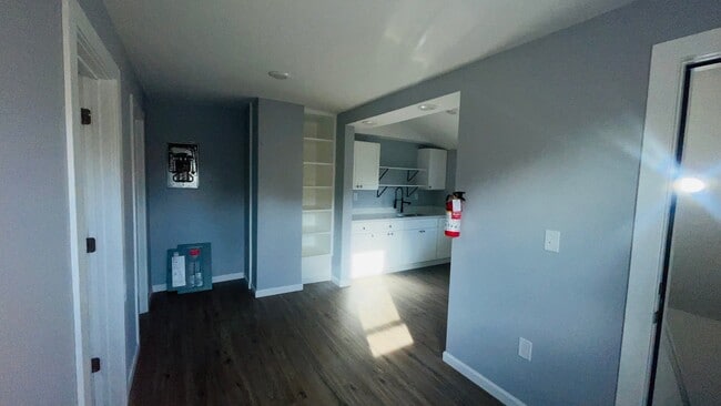 Building Photo - 809 Arnold Ave