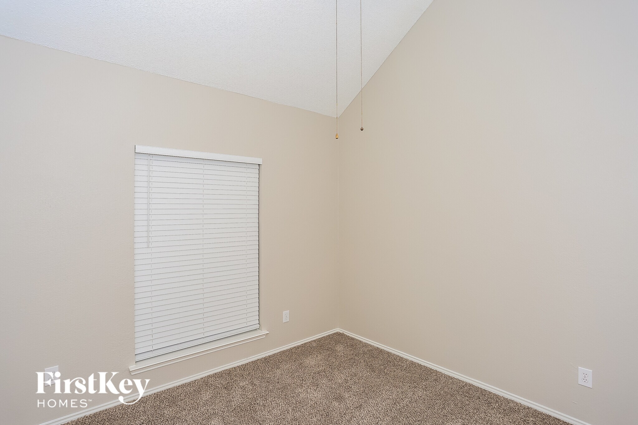 Building Photo - 2136 Mahogany St