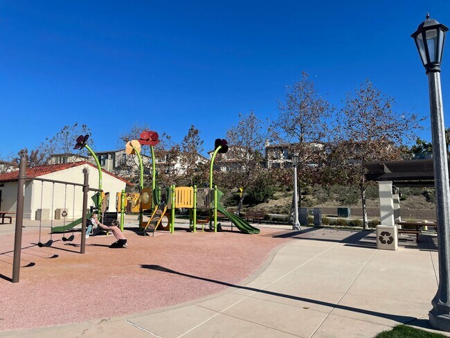 Building Photo - 3 bd/3.5 Ba Sea Summit Panoramic Ocean View Home in San Clemente!