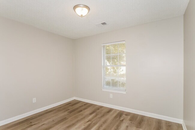 Building Photo - 5769 Saranac Ave