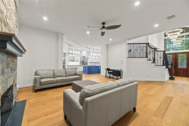 Building Photo - 4306 Stonecroft Cir