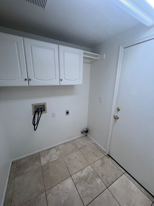 Building Photo - BEAUTIFUL HOME IN RANCHO CORDOVA!!