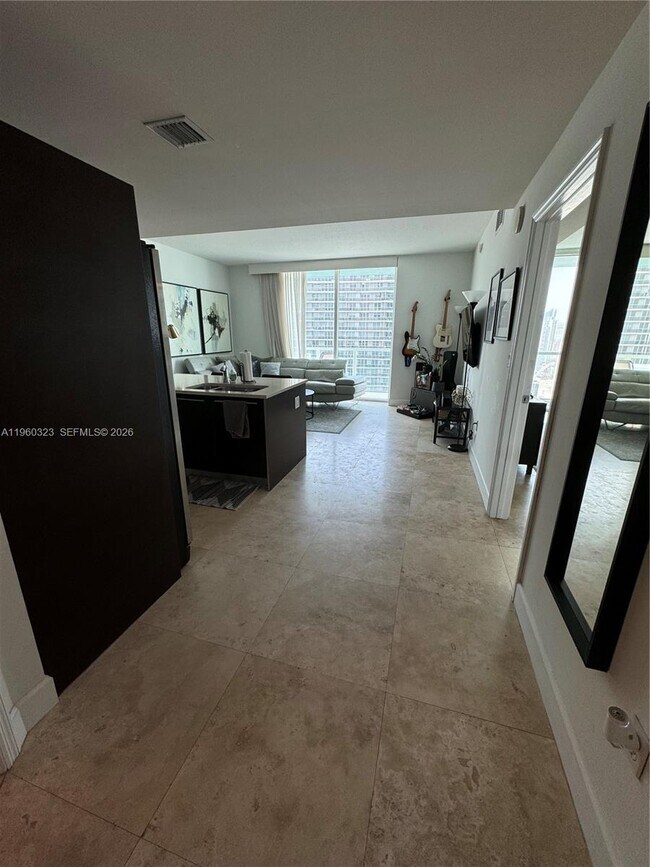 Building Photo - 1900 N Bayshore Dr